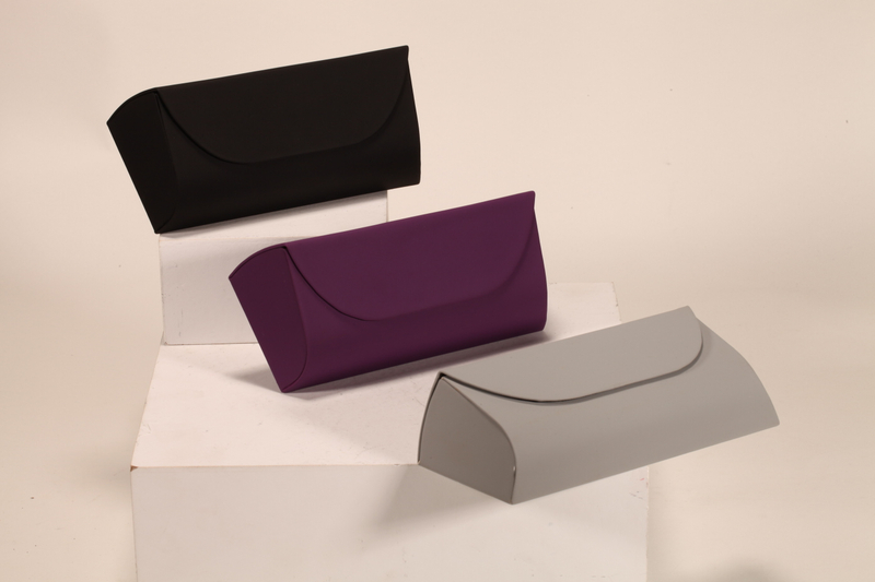 Hand-made glasses case in three colors, material fog leather,