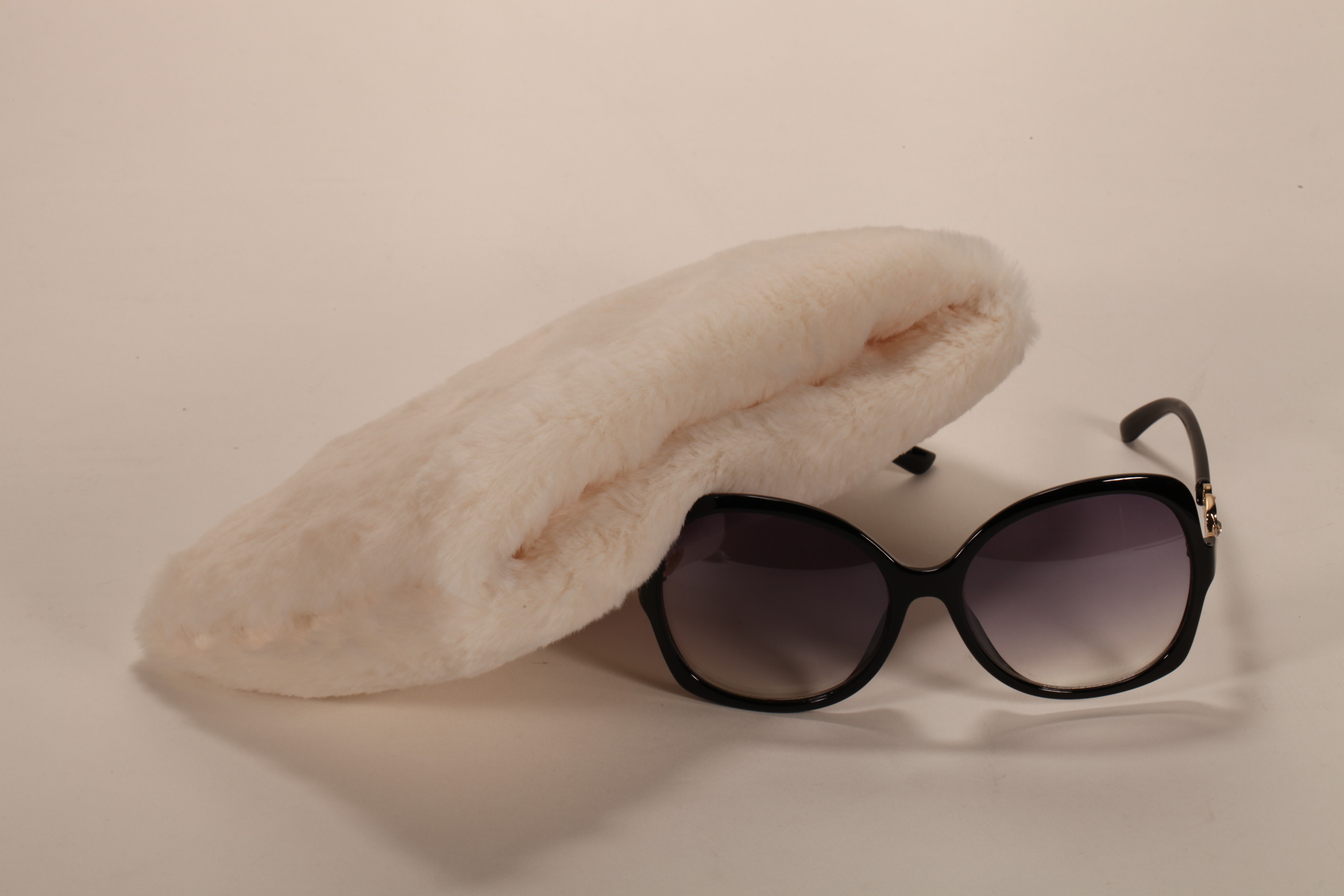3 models of thickened eyewear soft case, available in two materials, leather and fluffy