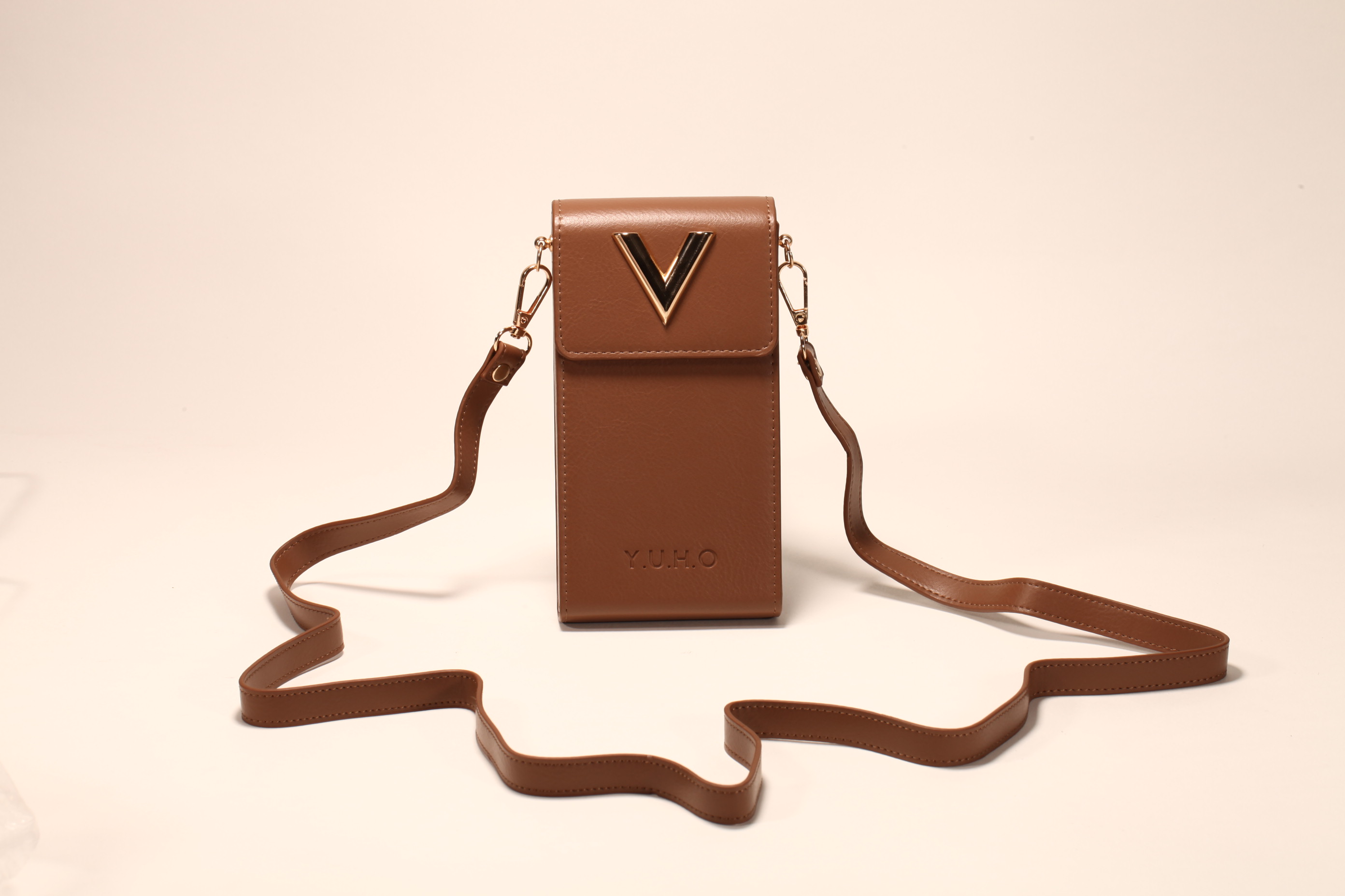 4 types of hand-held eyewear bags, fine workmanship, fine texture, LOGO and pendant clearly visible