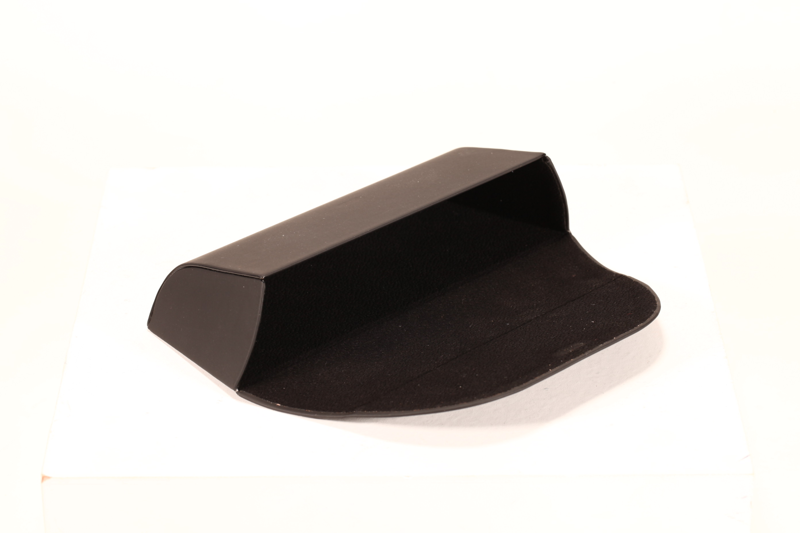 Hand-made glasses case in three colors, material fog leather,