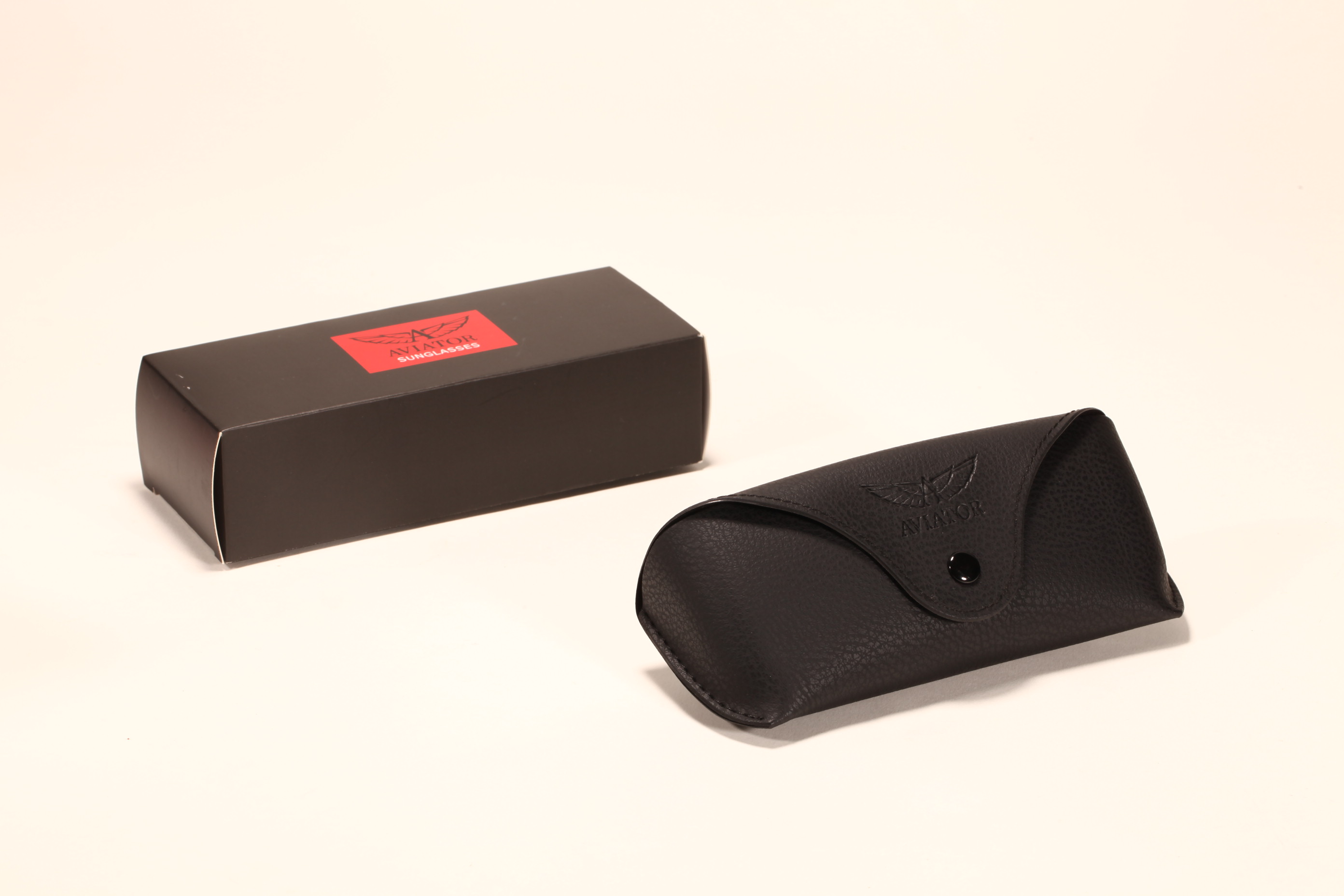 Eyeglass case set, including paper case and eyeglass case soft bag