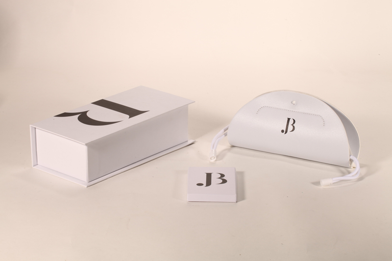 A set of glasses case, including carton, glasses case, instruction manual, LOGO and color can be customized