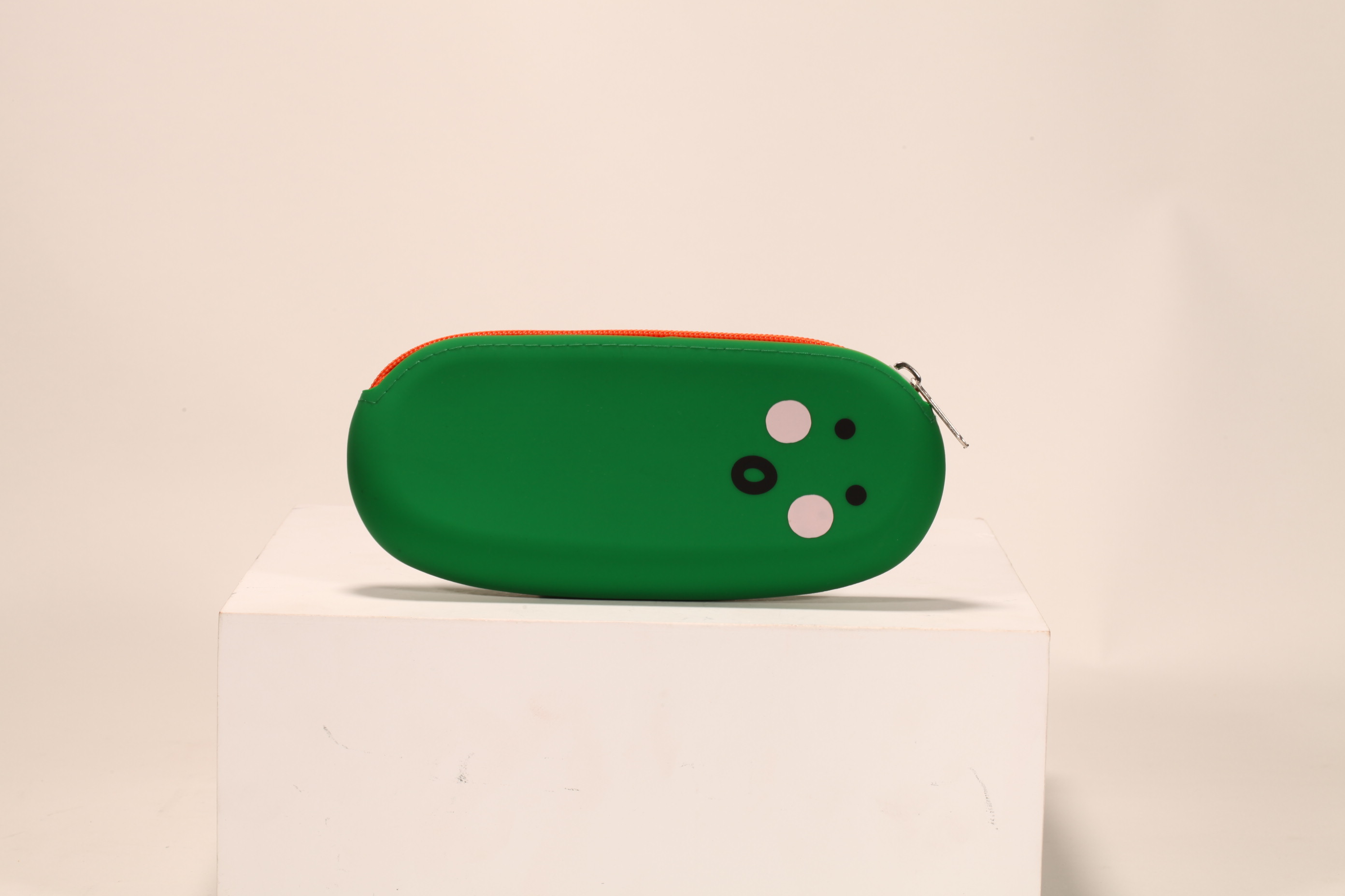 A silicone zipper bag for glasses, printed with cartoon patterns, can be customized LOGO or color