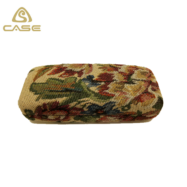 I153 glass jewelry case
