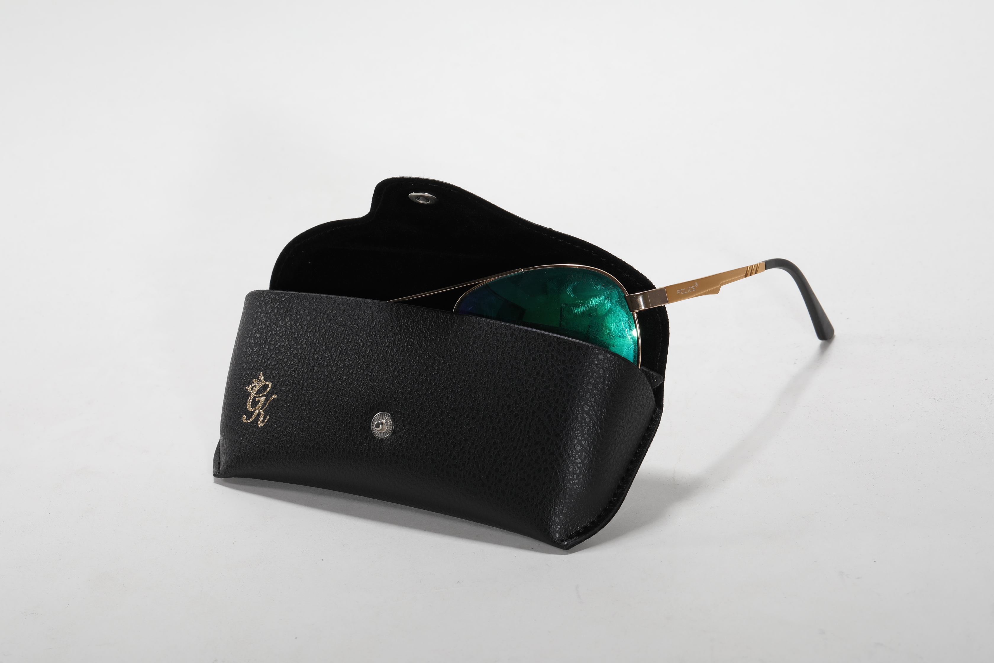 2021 Glasses Box Sunglasses Are Black with LOGO Printed And Look Like A Leather Bag