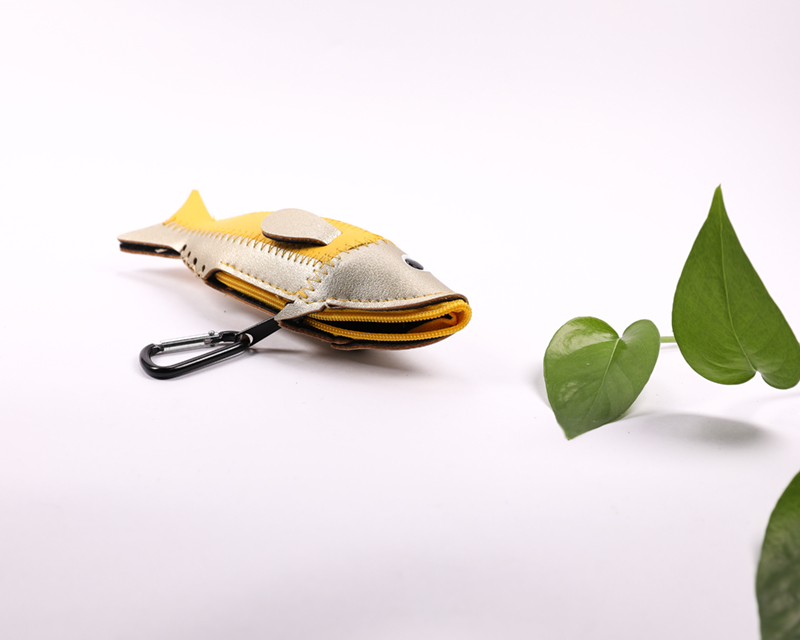 Glasses Case Creative Fish-shape Leather Sunglasses Case With Carabiner For Kids Eyeglass Storage