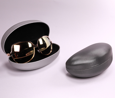 2021 Glasses case Sunglasses case comes in two colors shaped like cashew nuts