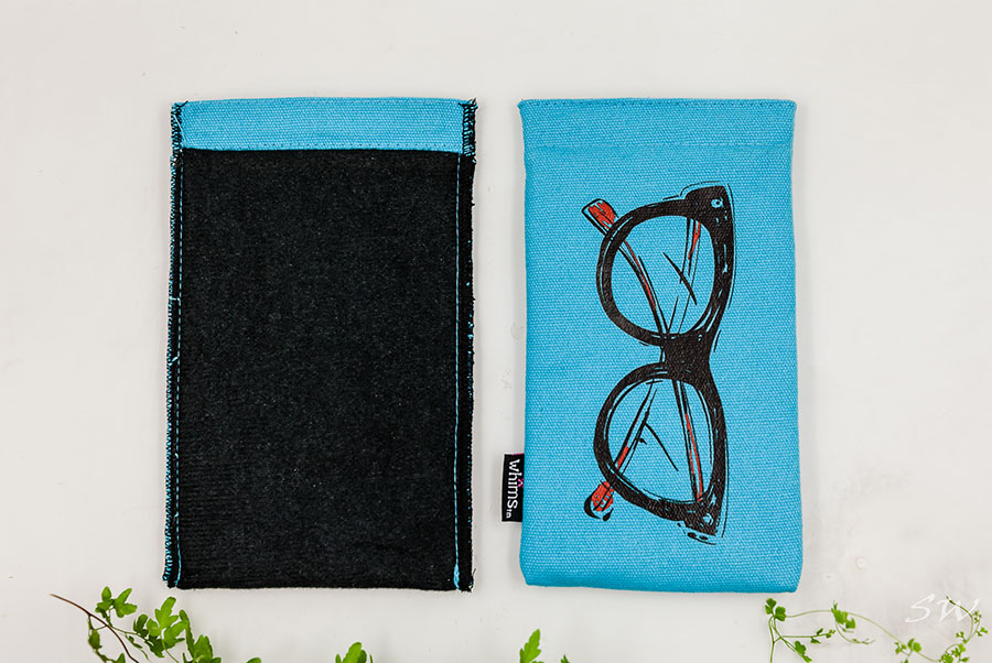 2021 Sunglasses in Four Colors, Printed with Glasses LOGO Glasses Bag