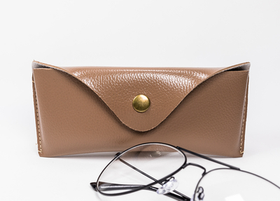 2021 Glasses Case A Brown Eyeglass Case That Looks Like A Leather Bag