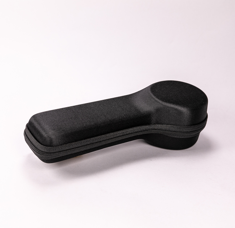 The Black Zip-type Glasses Case, Which Looks Like A Whistle, Is Very Creative in Design
