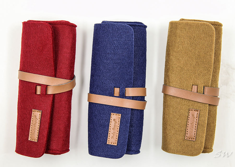 2021 Sunglasses, A Soft Pack with Three Colors And A Cowhide Cord To Fasten Them Tight