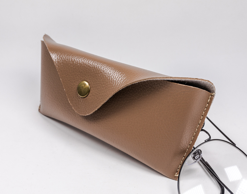 2021 Glasses Case A Brown Eyeglass Case That Looks Like A Leather Bag