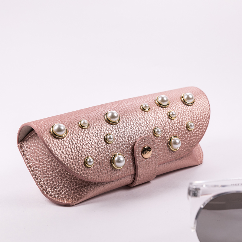 2021 Sunglasses, 3 Colors, Inlaid with Pearl Decoration, Button-style Glasses Bag, Appearance Like A Leather Bag, Exquisite And Beautiful Design Novel