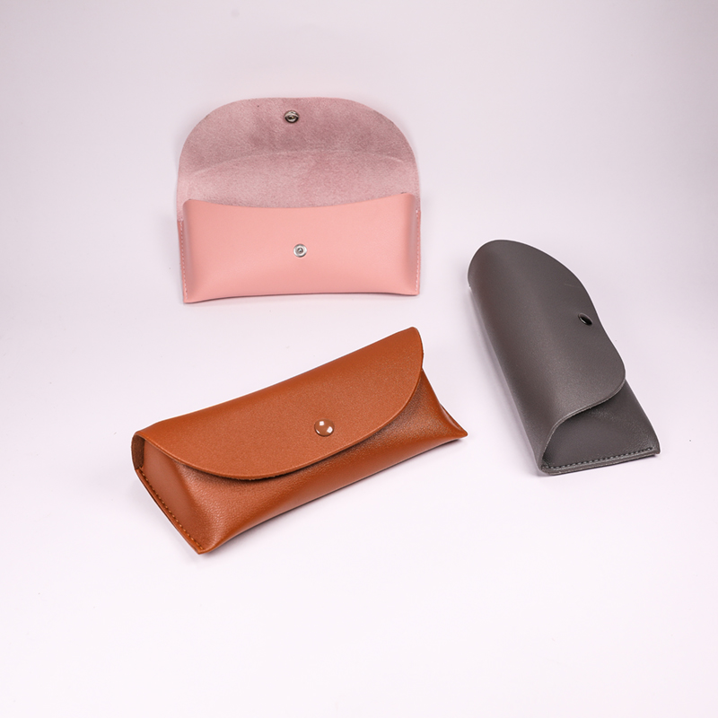 The Glasses Case Comes in Three Colors, Like A Small Leather Bag