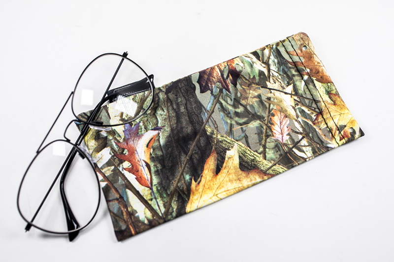 Six Styles of Eyeglass Bags Come in Bright Colors And Are Easy To Carry
