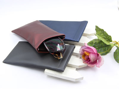 PVC sunglasses pouch with leaf spring D111